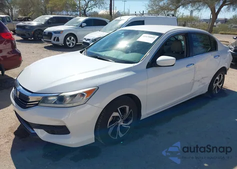 2017 Honda Accord Lx z USA, uszkodzony, nr VIN 1HGCR2F43HA105809